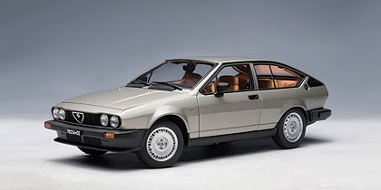 Alfa Romeo Alfetta GTV 2.0 - 1980 - Prata<BR>1/18