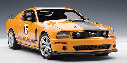 Mustang Saleen Parneli Jones - 2010 - Laranja<BR>1/18