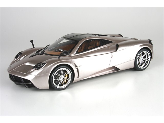 Pagani Huayra Geneve - 2010 - Champagne<BR>1/18