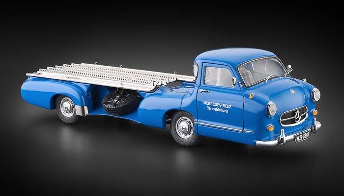 Mercedes-Benz Racing Car Transporter - 1954 - Azul<BR>1/18