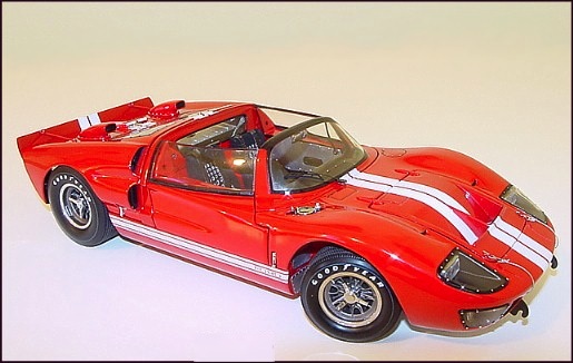 Ford GT40 MK II Roadster - 1966 - Vermelho<BR>1/18 Ford GT40 MK II Roadster - 1966 - Vermelho<BR>1/18