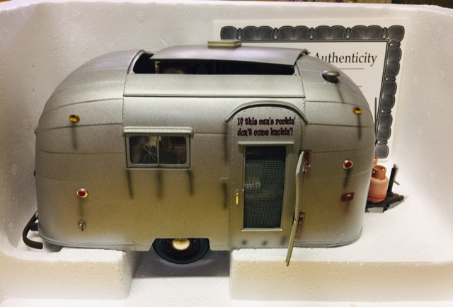 Trailer Weathered Airstream - Alumínio<BR>1/18