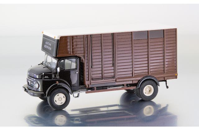 Mercedes-Benz LP 911 transporte de cavalos<BR>1/43