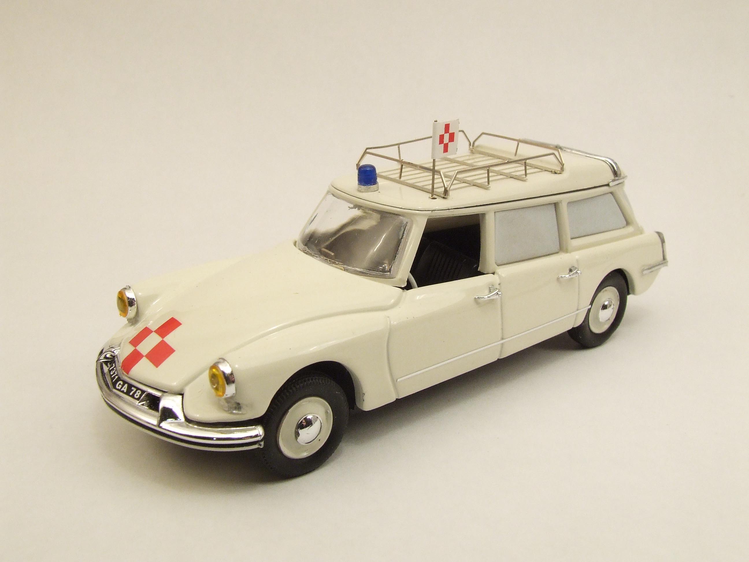 Citroen ID 19 Break Ambulance  - 1959 - Branco<BR>1/43